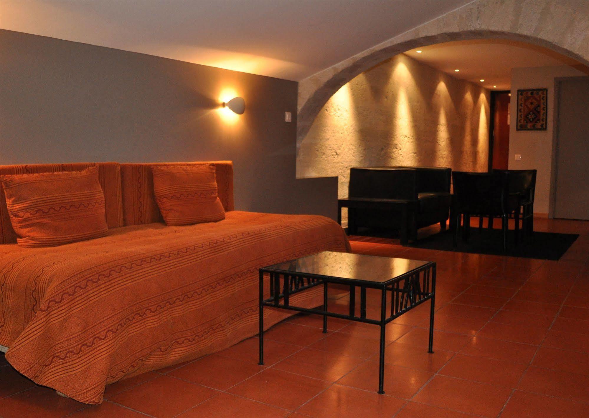 Hotel Cloitre Saint Louis Avignon Bagian luar foto